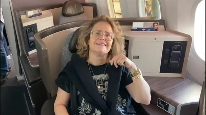 רוני הדיילת