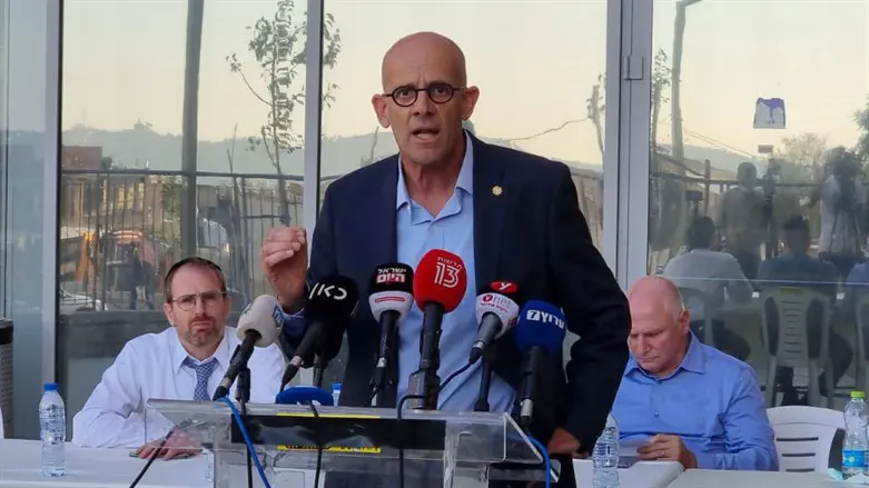 פרופ' עופר מרין