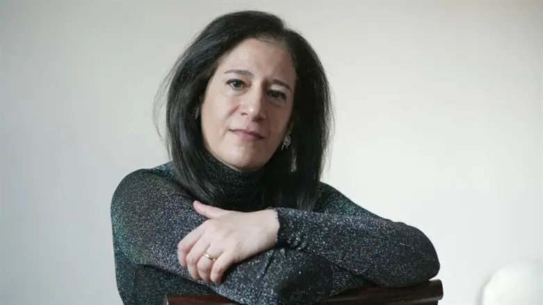 "Titan of Tehran" author Shahrzad Elghanayan