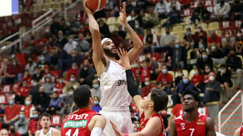 קיליה ג'ונס הערב מעל כולם