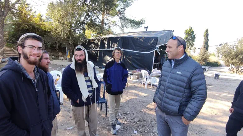 יגאל ברנד בחומש