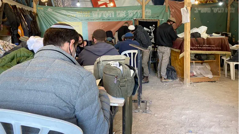 בצלאל סמוטריץ' בישיבת חומש