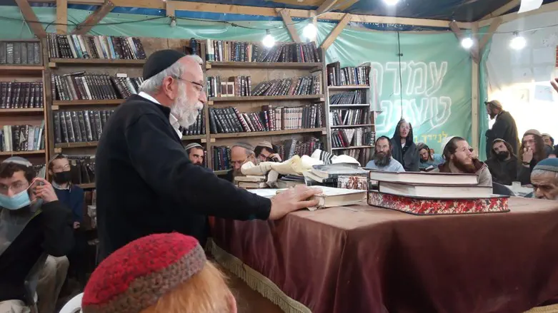 הרב דימנטמן בישיבת חומש