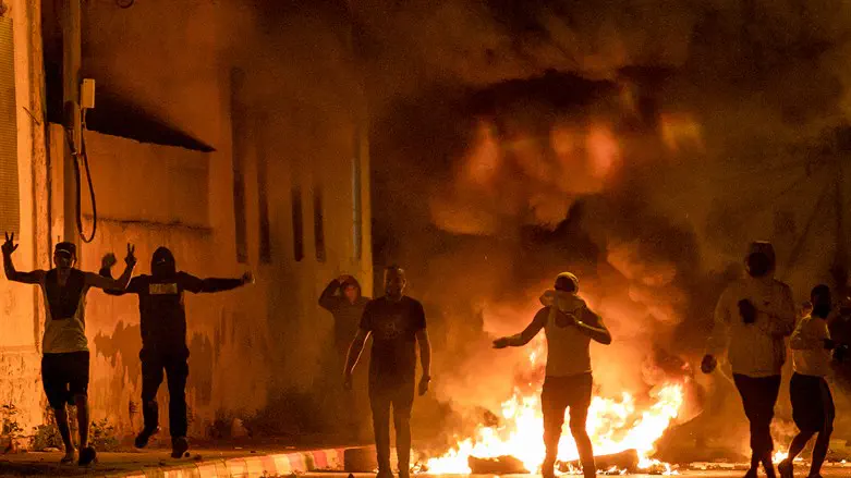 התפרעויות הערבים ברמלה בזמן שומר חומות