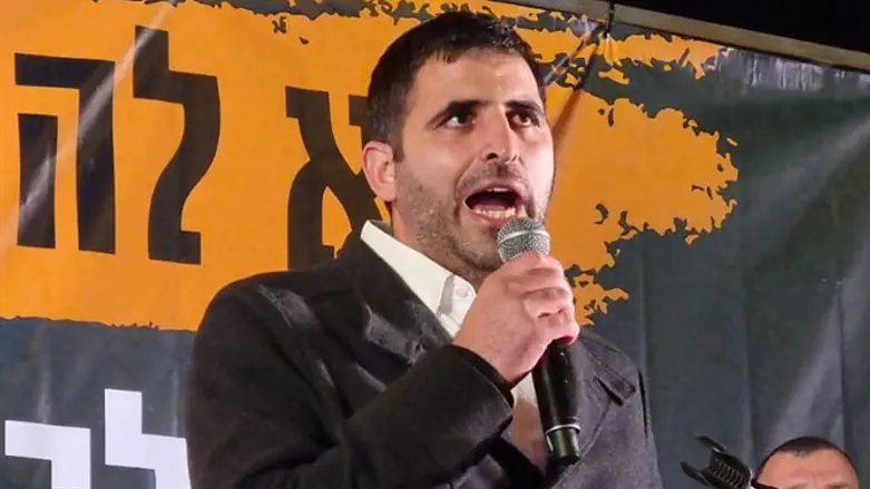 Шломо Каръи на демонстрации правых сил