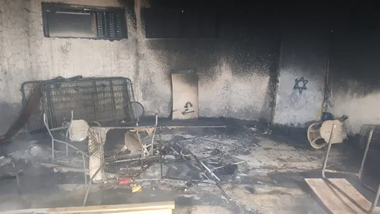 Сгоревшая синагога