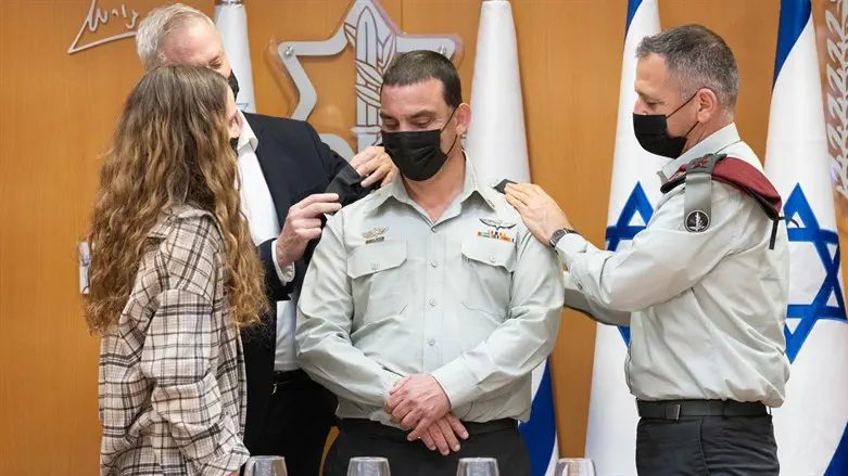 טקס הענקת הדרגות לאלוף ערן ניב