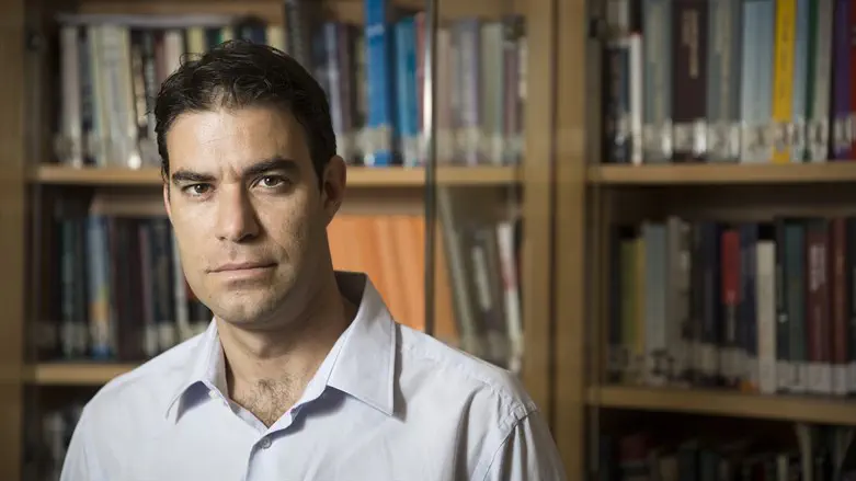 ד"ר עמיר פוקס