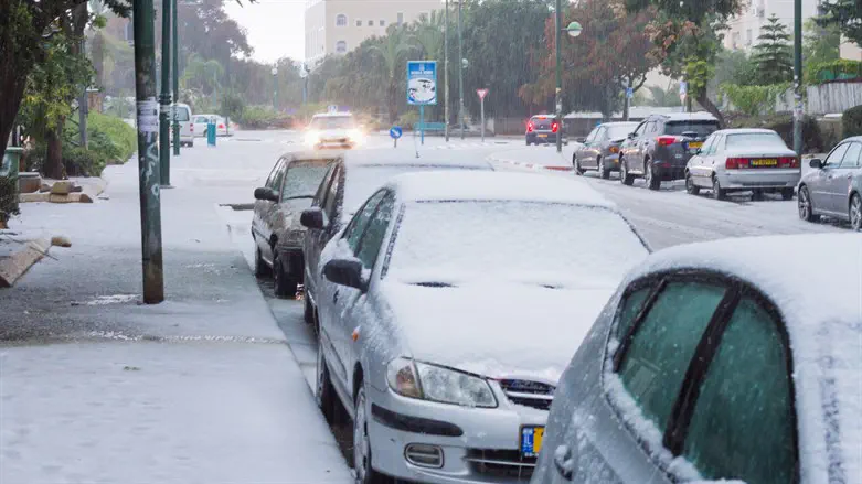 Snow in Ramle