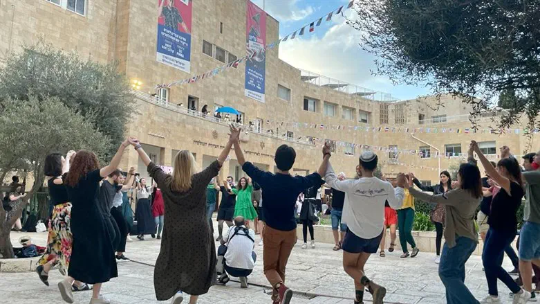 Aliyah Day Dance Party