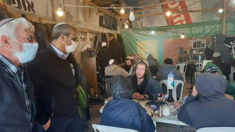 חננאל דורני בחומש