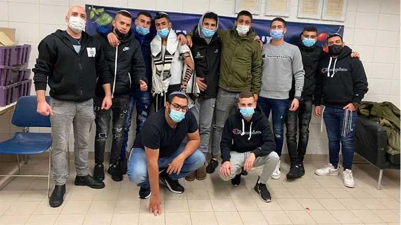 תלמידי הישיבות מסייעים בהדסה