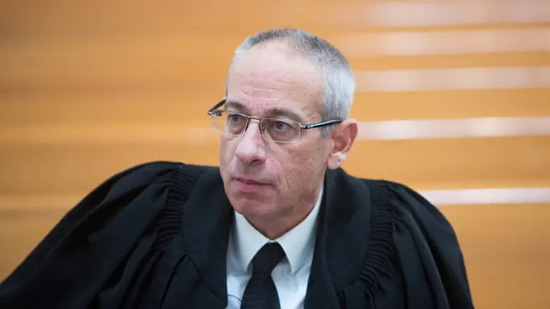 עו"'ד נבות תל צור