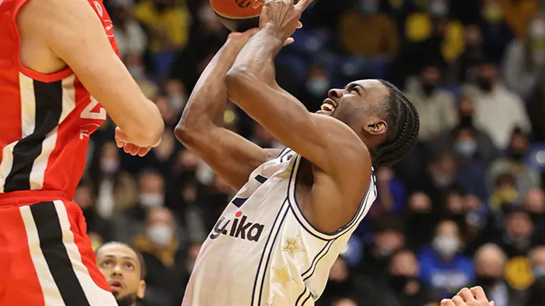 אוואנס מול אולימפיאקוס הערב