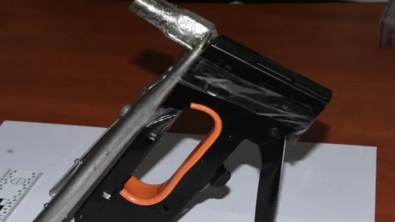 Импровизированное оружие, изъятое у нападавших