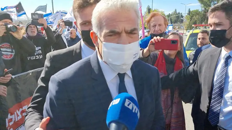 Яир Лапид на акции протеста