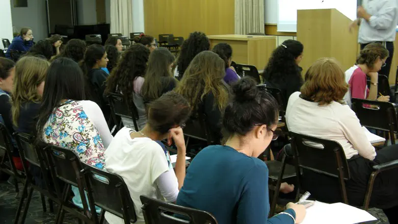 תלמידות במכללה