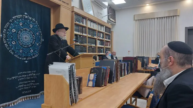 הרב דב ליאור בכנס ארגון חותפ