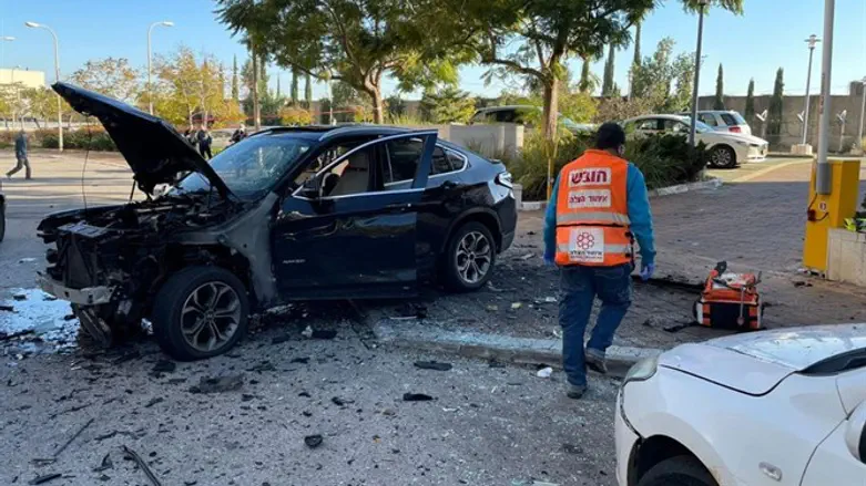 Место взрыва автомобиля