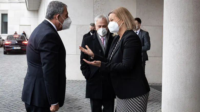 Mickey Levy meets with Nancy Faeser and Felix Klein