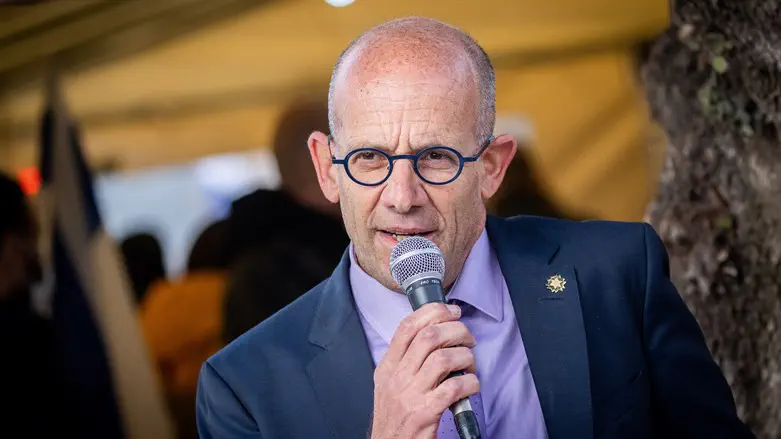 פרופ' עופר מרין