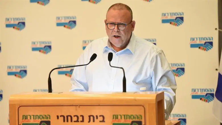 ארנון בר דוד