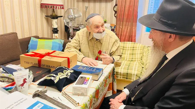 וולנטין קושנרוב והרב ברל לזר