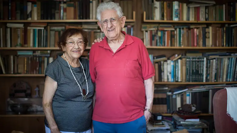 אליקים העצני עם רעייתו ציפורה ז''ל