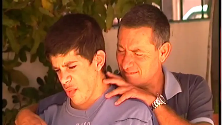 דורון אלמוג ובנו ערן