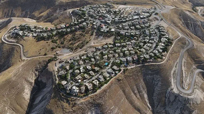 היישוב אלון