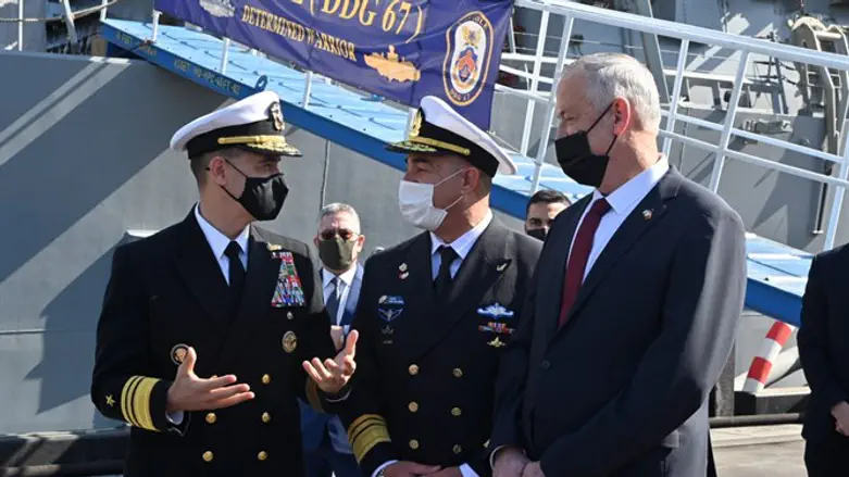 Ганц в штабе Пятого флота США