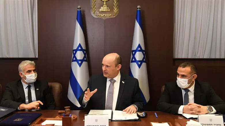Bennett at government meeting