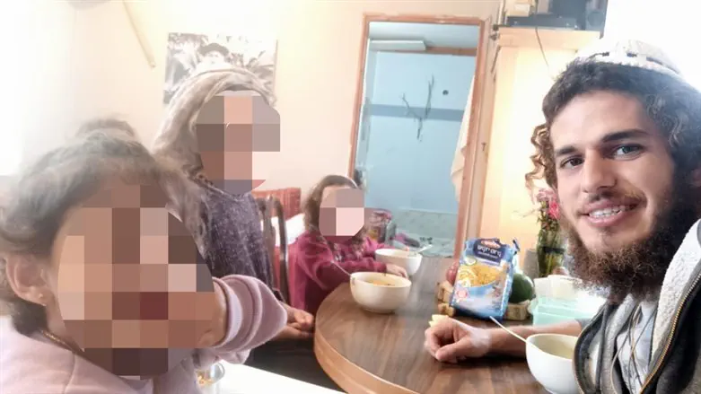 זוארץ עם אשתו וילדיו