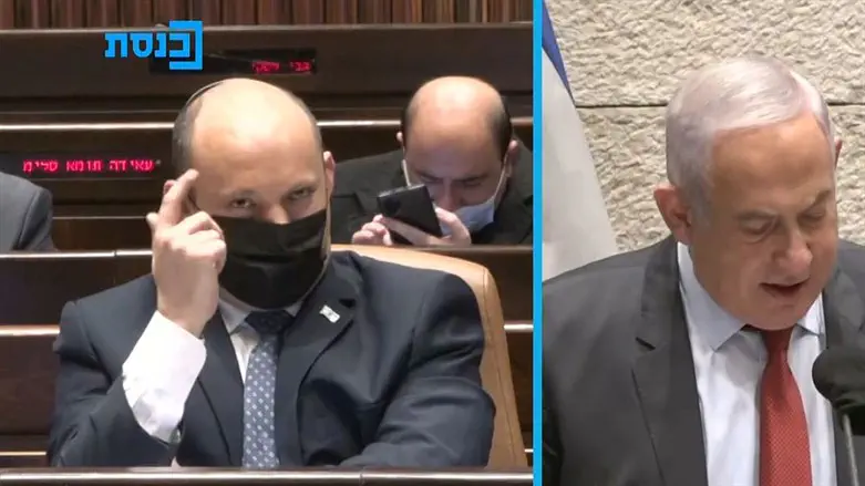 בזמן שנתניהו נאם במליאה - בנט סימן בידיו "משוגע"