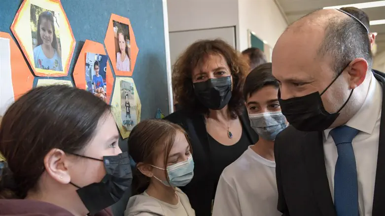 בנט במפגש עם התלמידים