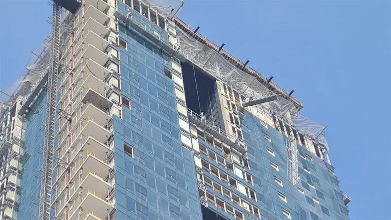 הבניין ממנו נפלו הפועלים