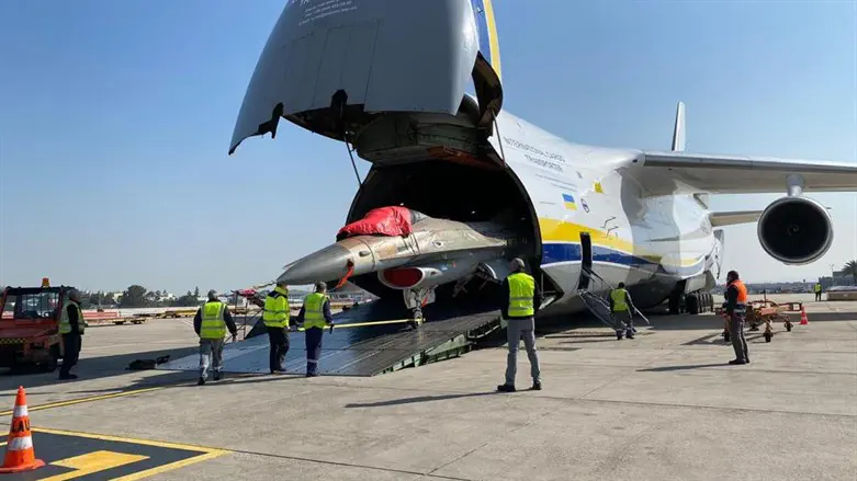 F-16 בדרכו לארה"ב 