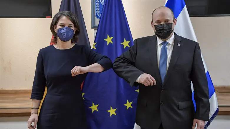 Foreign Minister Annalena Baerbock meets with Bennett