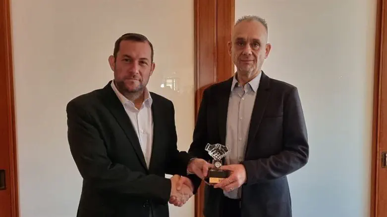 גאבור פאפ ויוסי דגן 