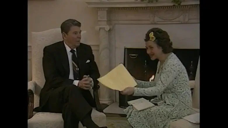 Trude Feldman interviews Ronald Reagan  Jan. 15, 1986