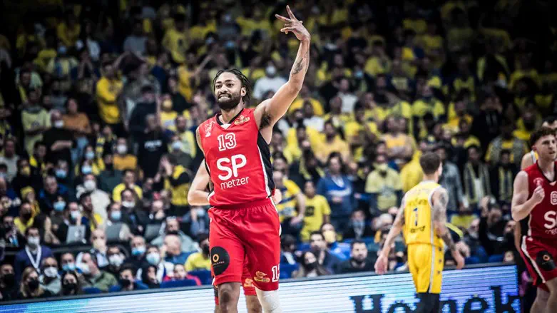 יאנג חוגג אמש בהיכל מנורה