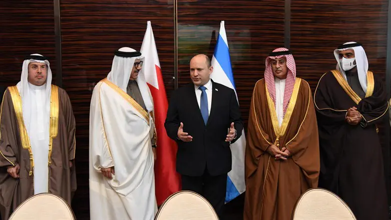 בנט עם השרים הבחריינים