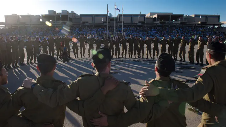 קצינים. ארכיון