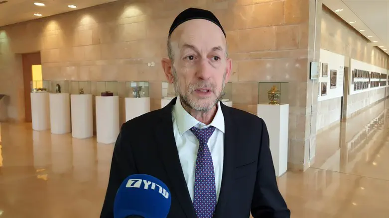 MK Uri Maklev