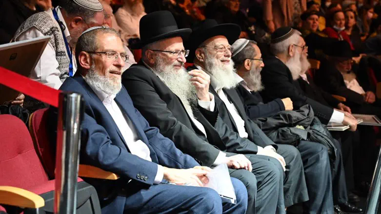50 לנעם צביה