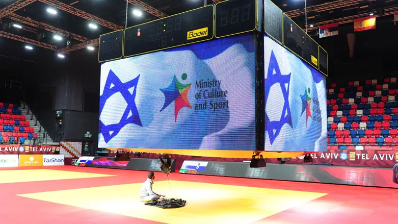 הכל מוכן. היכל שלמה