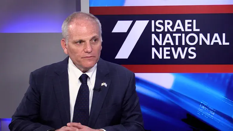 Уильям Дарофф