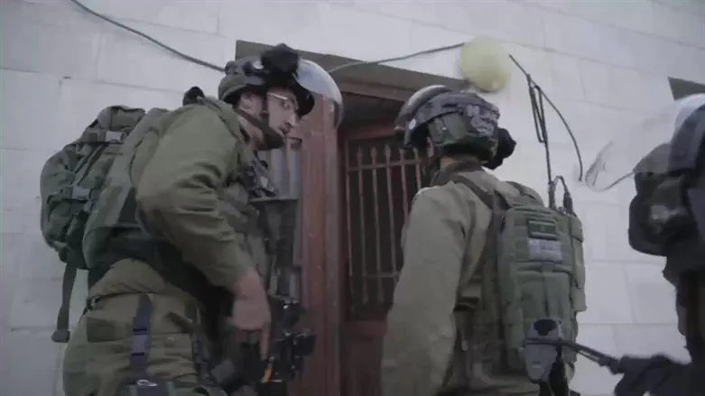 מעצר מחבלים. ארכיון