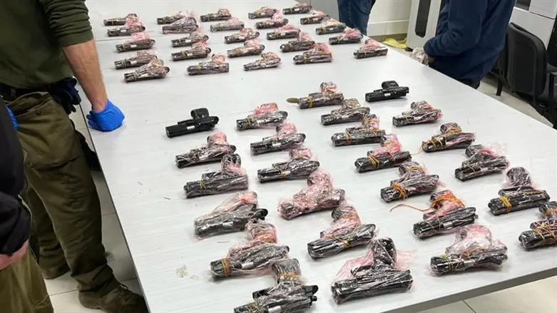 האקדחים שנתפסו