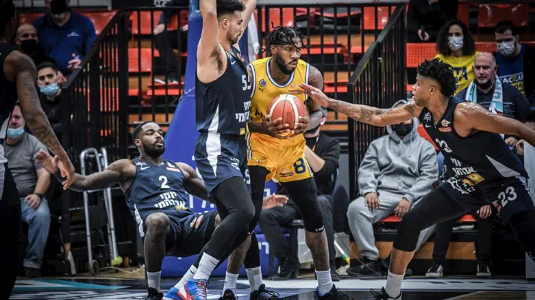 ריינולדס מול אילת הערב. לא התקשה